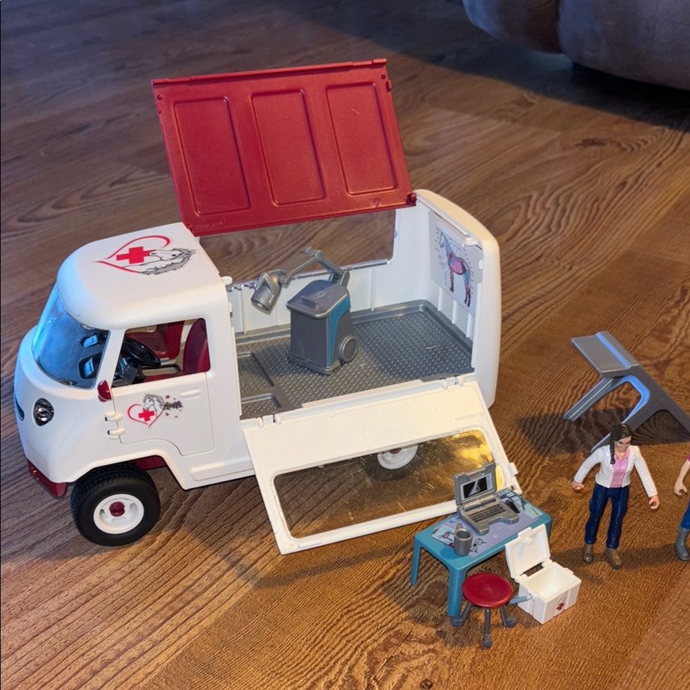 Schleich Mobile Vet Ambulance Playset